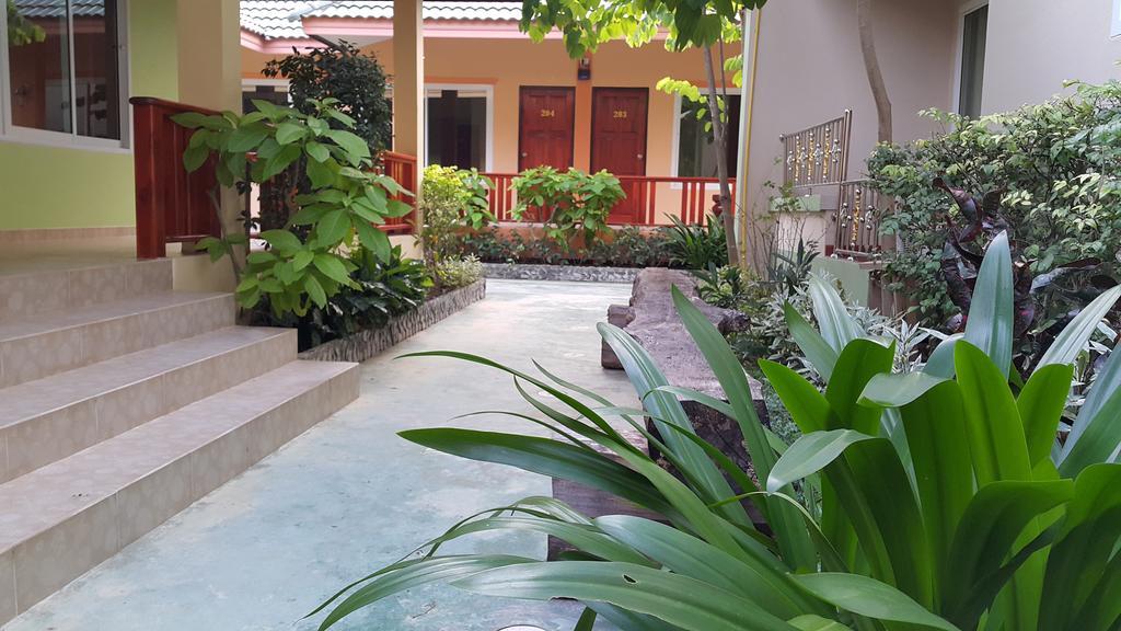 Ruen Narisra Resort Сукотаи Экстерьер фото